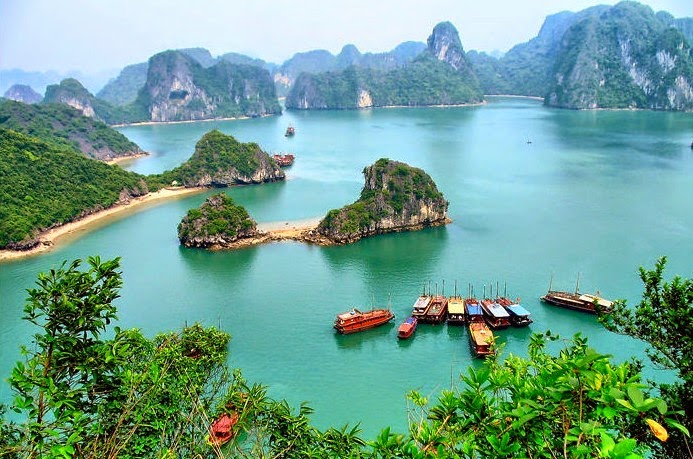 خليج هالونغ في فيتنام